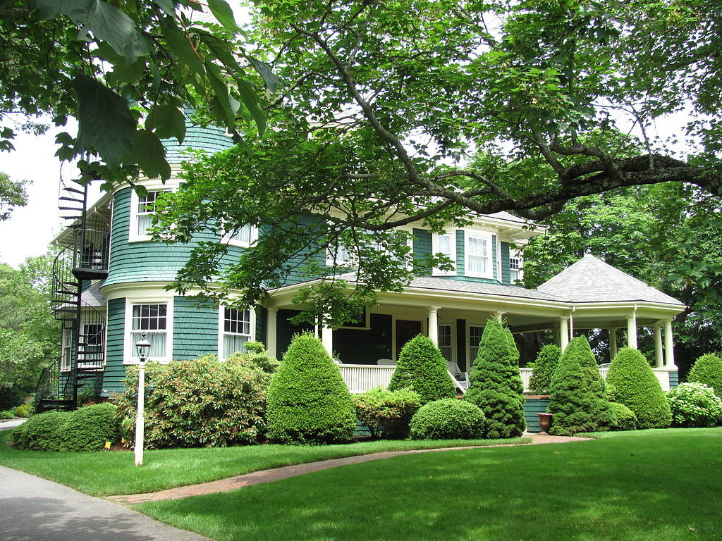 Harwich-Port-Massachusetts-small-beach-town-east-coast