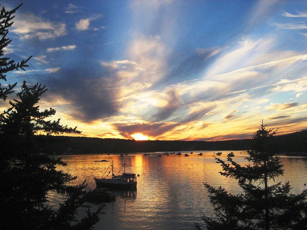 blue-hill-small-beach-town-east-coast