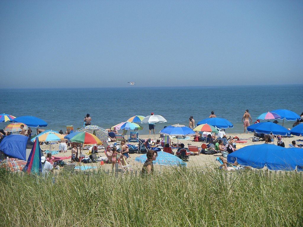 rehoboth-beach-delaware-small-beach-town-east-coast